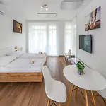 Anchor By Hellobalatonlelle Bed and Breakfast 3*