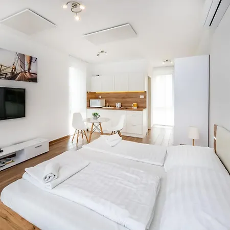 Bed & Breakfast Anchor By Hellobalatonlelle 3*