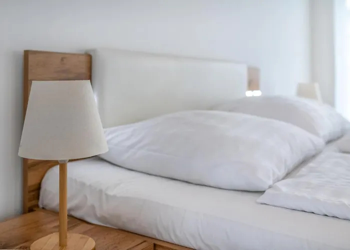 Anchor By Hellobalatonlelle Bed and Breakfast